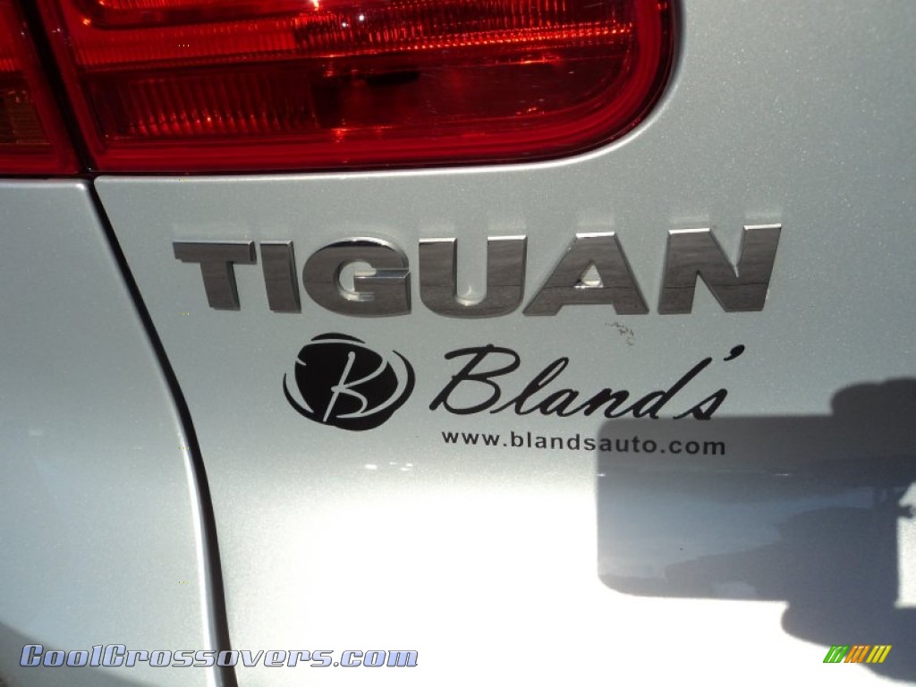 2012 Tiguan S 4Motion - Reflex Silver Metallic / Beige photo #25
