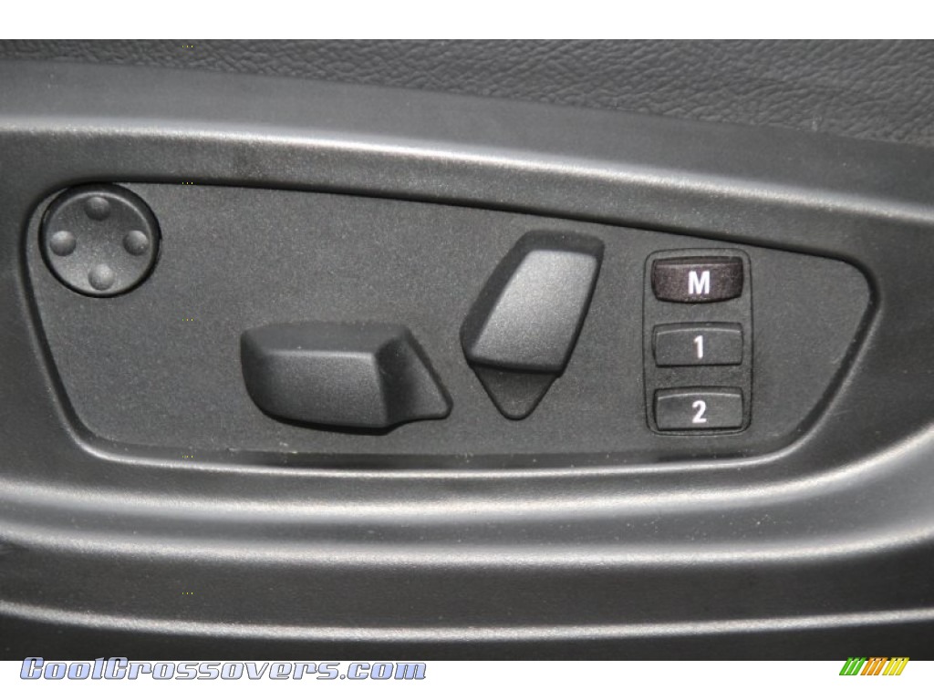 2013 X5 xDrive 50i - Titanium Silver Metallic / Black photo #12