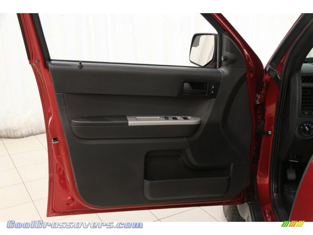 2012 Escape XLT V6 - Toreador Red Metallic / Charcoal Black photo #4