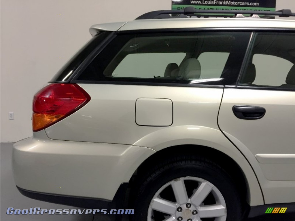 2006 Outback 2.5i Wagon - Champagne Gold Opalescent / Taupe photo #39