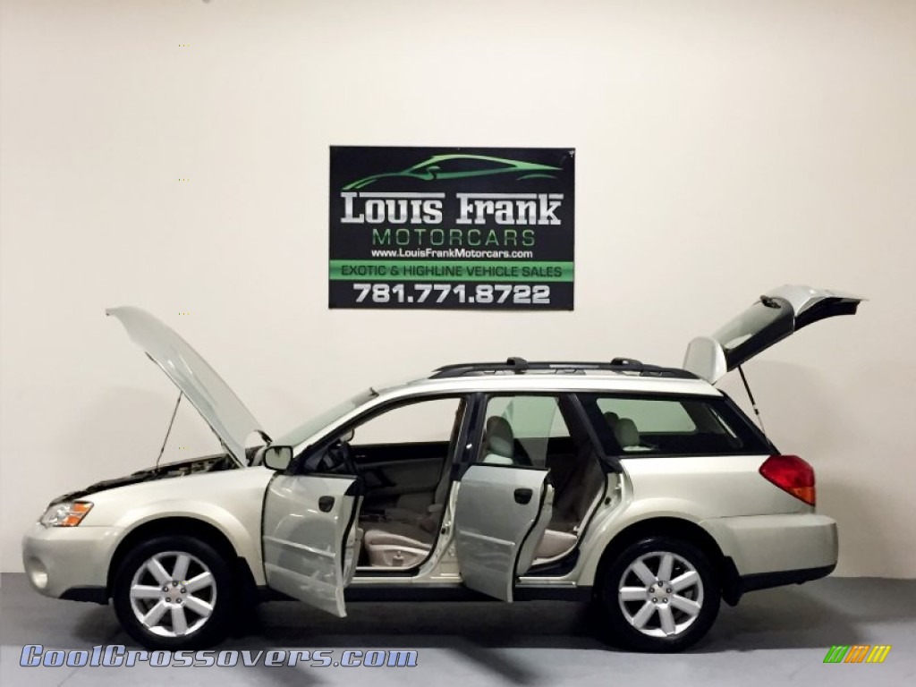 2006 Outback 2.5i Wagon - Champagne Gold Opalescent / Taupe photo #46