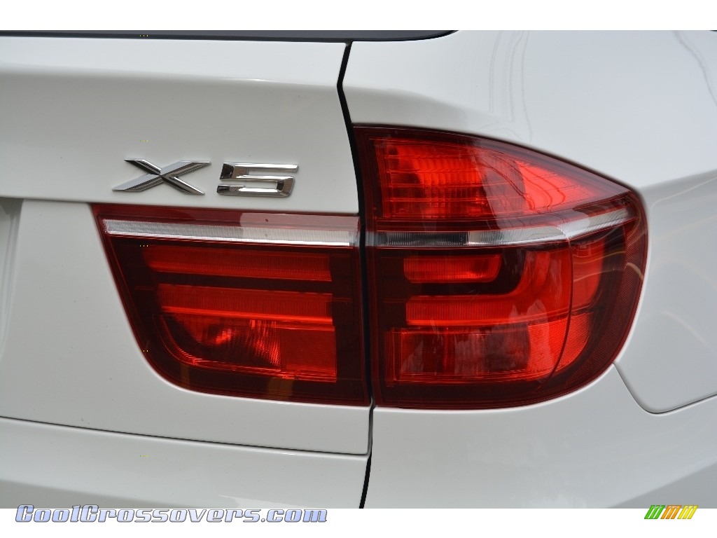 2013 X5 xDrive 50i - Alpine White / Black photo #23
