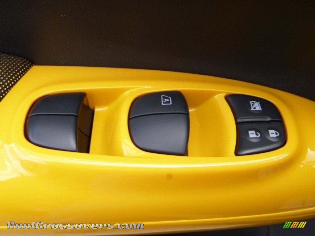 2016 Juke Stinger Edition AWD - Solar Yellow / Stinger Edition Black/Yellow photo #20
