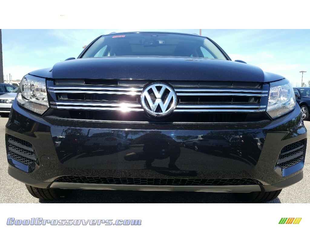 Deep Black Pearl / Charcoal Volkswagen Tiguan Wolfsburg