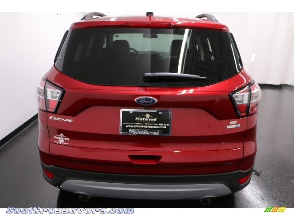 2017 Escape SE 4WD - Ruby Red / Charcoal Black photo #12