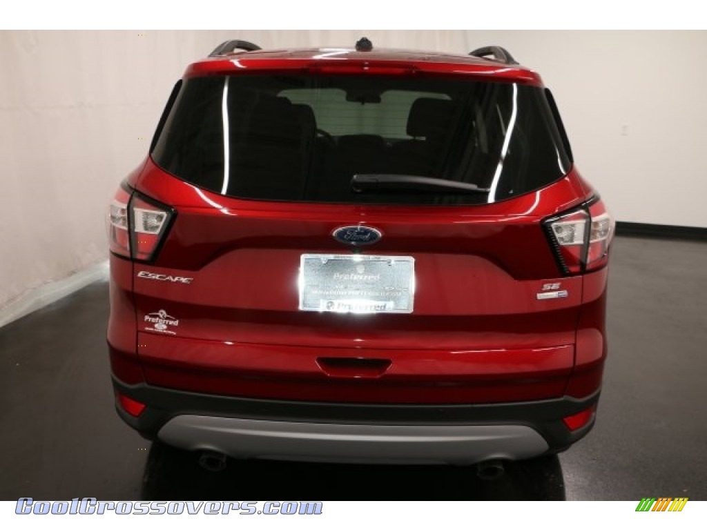 2017 Escape SE 4WD - Ruby Red / Charcoal Black photo #9