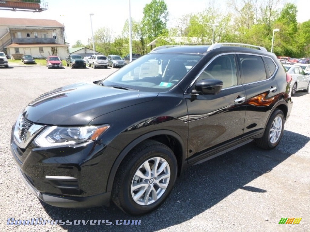 2017 Rogue SV AWD - Magnetic Black / Charcoal photo #11