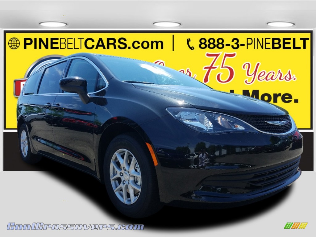 Brilliant Black Crystal Pearl / Black/Alloy Chrysler Pacifica Touring