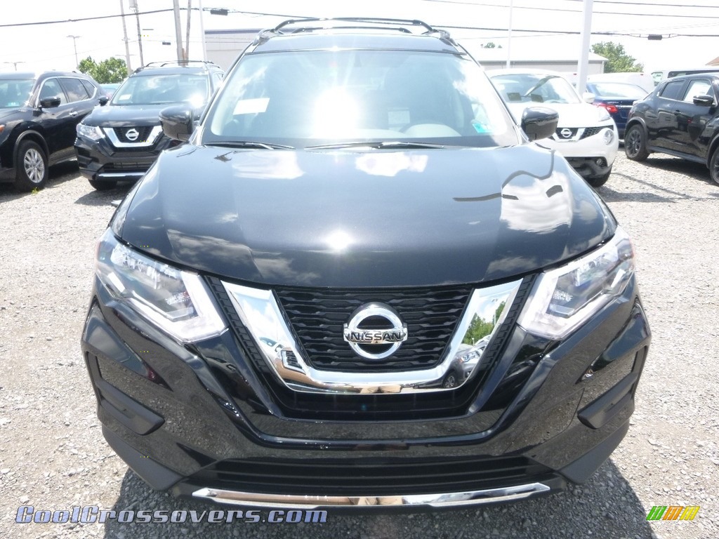 2017 Rogue SV AWD - Magnetic Black / Charcoal photo #13