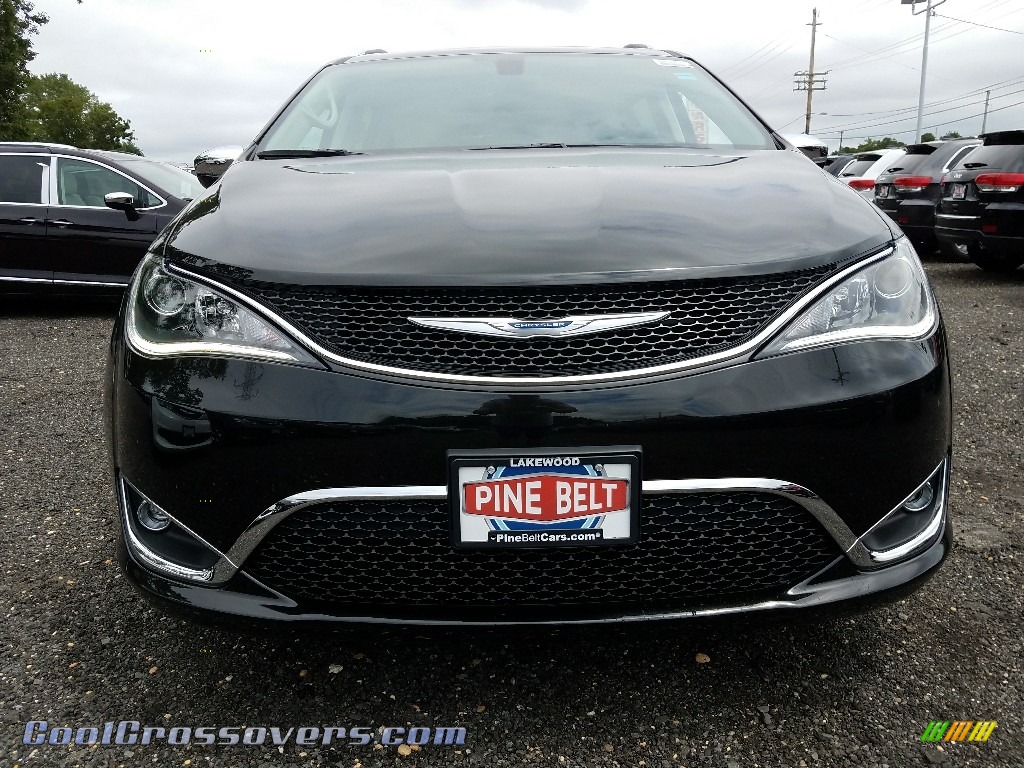 2017 Pacifica Limited - Brilliant Black Crystal Pearl / Black/Alloy photo #2