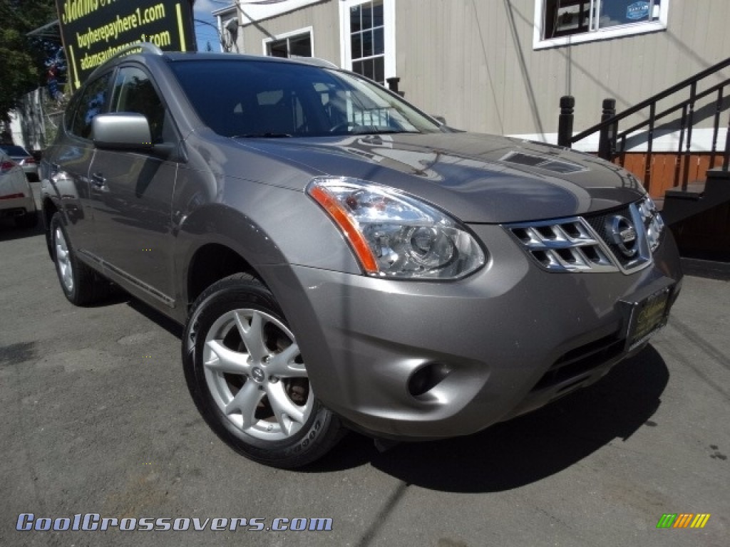 Frosted Steel Metallic / Black Nissan Rogue SV AWD