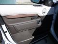 Land Rover Discovery HSE Luxury Yulong White photo #8