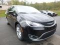Chrysler Pacifica Touring Plus Brilliant Black Crystal Pearl photo #7