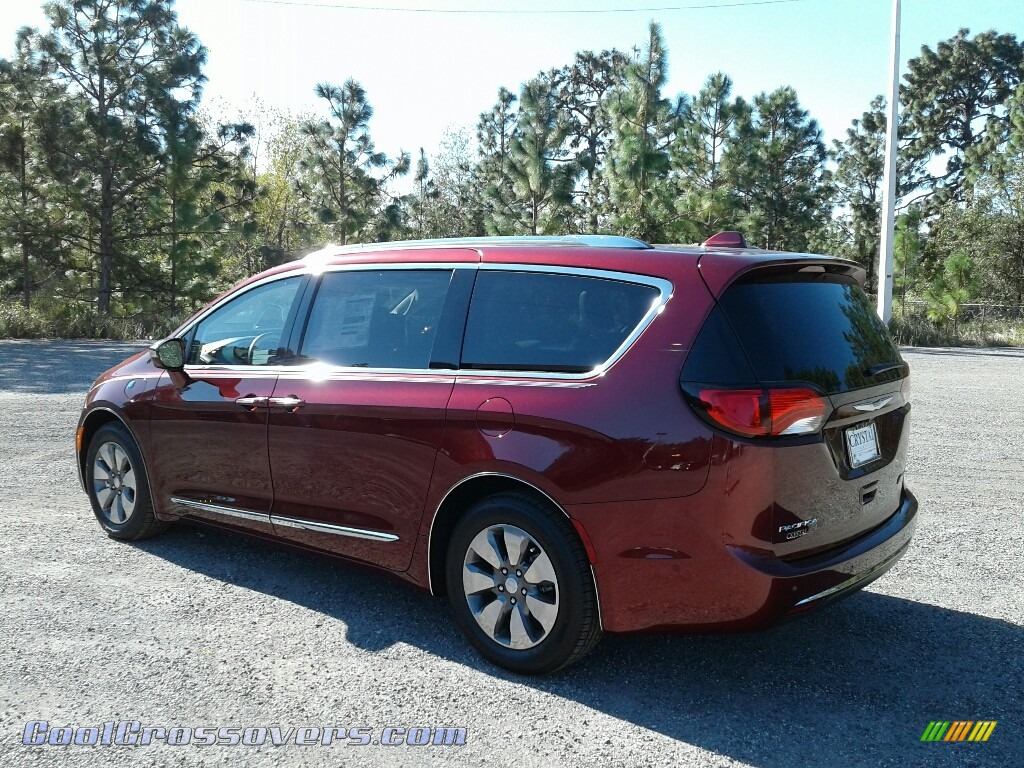 2018 Pacifica Hybrid Limited - Velvet Red Pearl / Black/Alloy photo #3