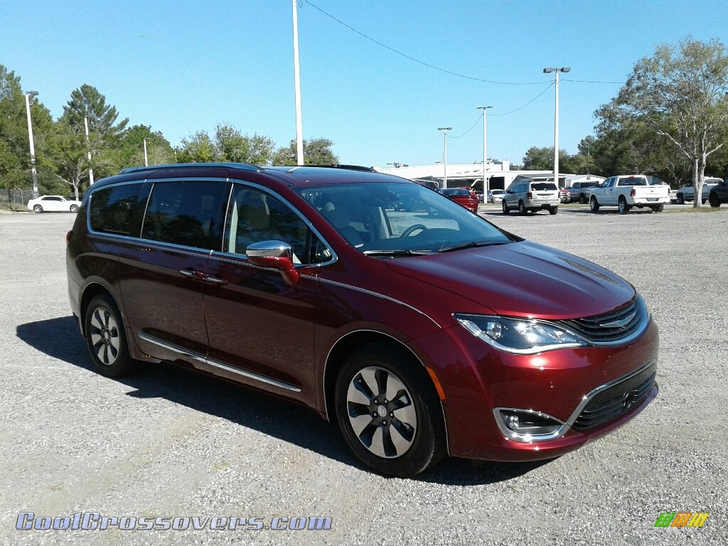 2018 Pacifica Hybrid Limited - Velvet Red Pearl / Black/Alloy photo #7