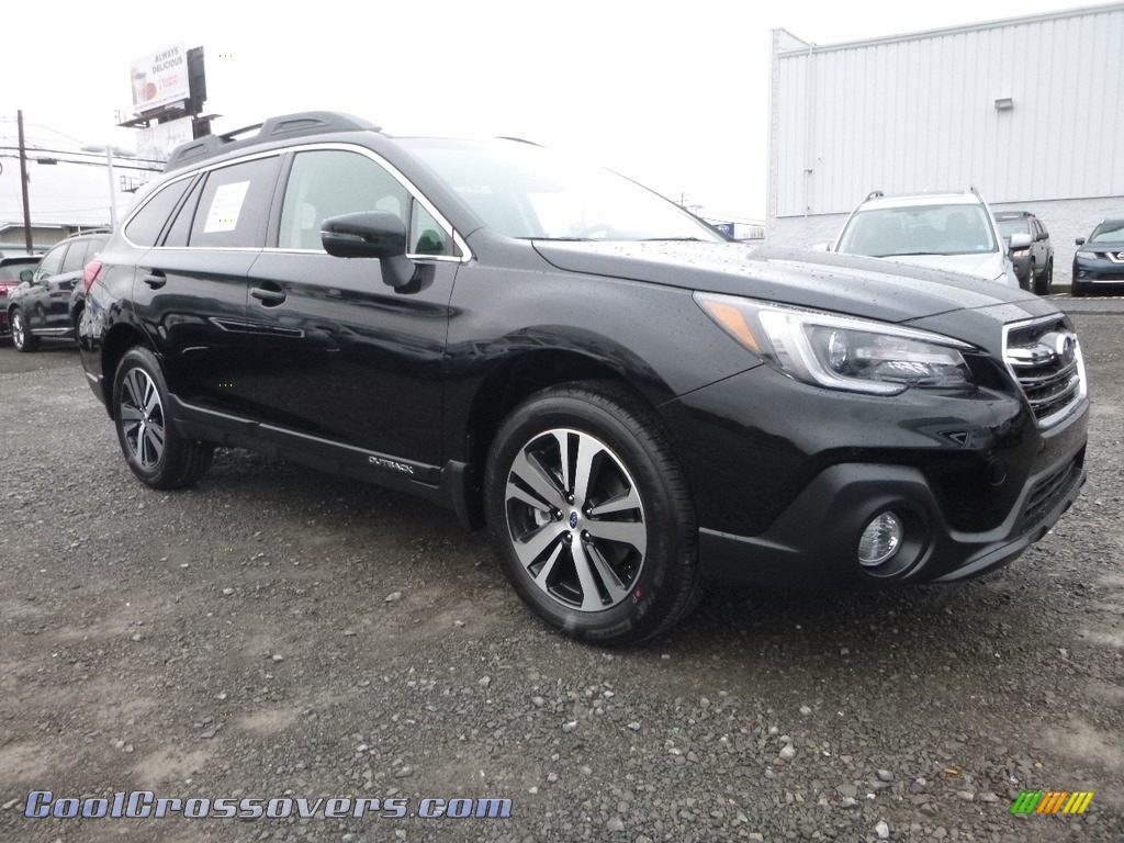 2018 Outback 3.6R Limited - Crystal Black Silica / Black photo #1