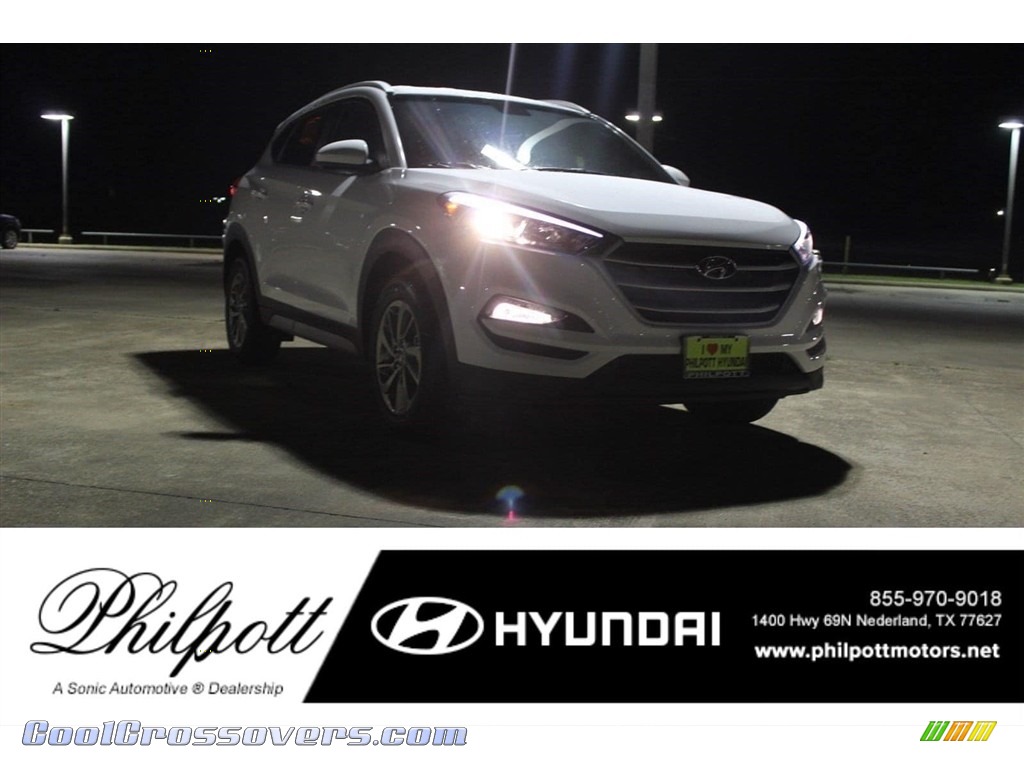 Dazzling White / Beige Hyundai Tucson SE
