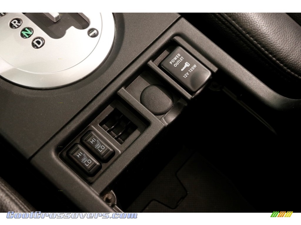 2011 Endeavor SE AWD - Carbon Pearl / Black photo #15