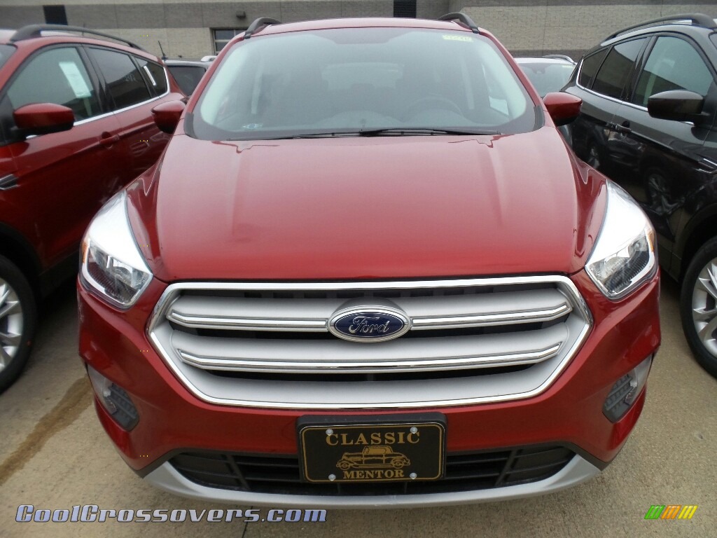 2018 Escape SE 4WD - Ruby Red / Charcoal Black photo #2
