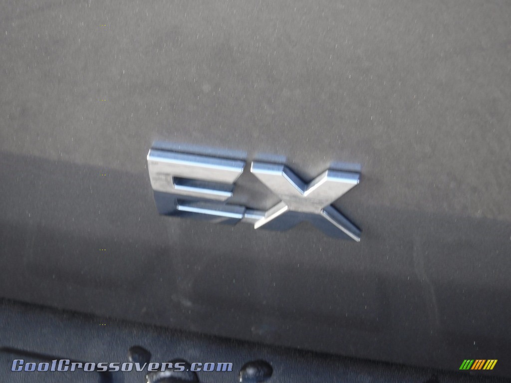 2009 Borrego LX V6 4x4 - Titanium Silver / Black photo #11