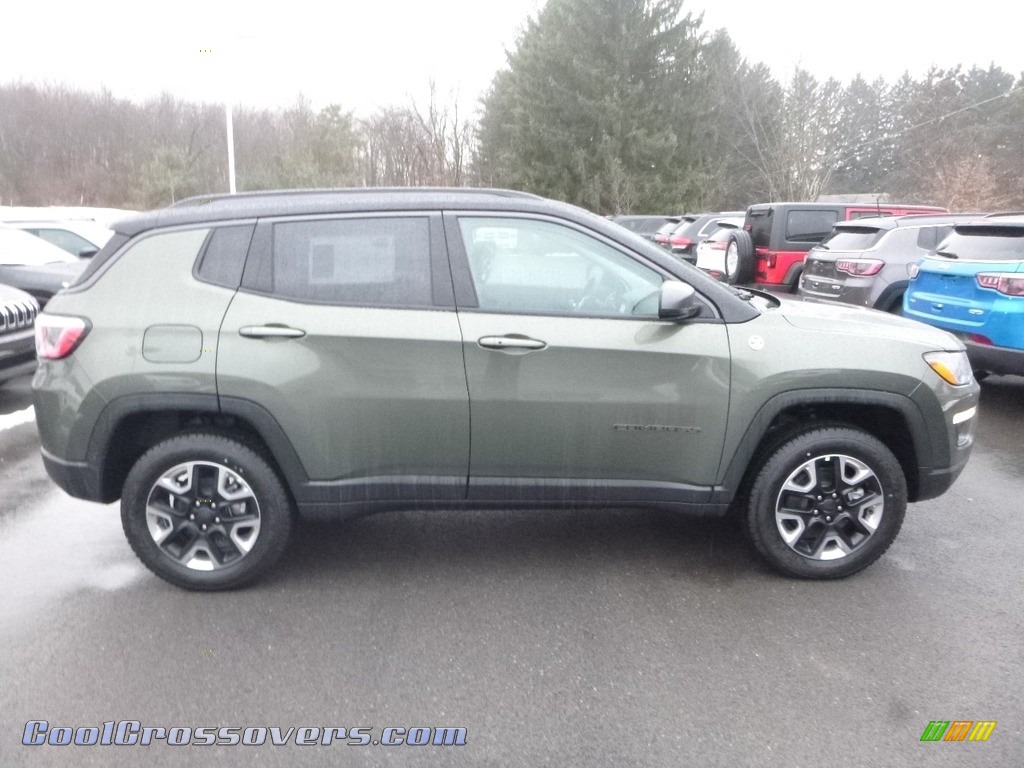 2018 Compass Trailhawk 4x4 - Olive Green Pearl / Black/Ruby Red photo #6