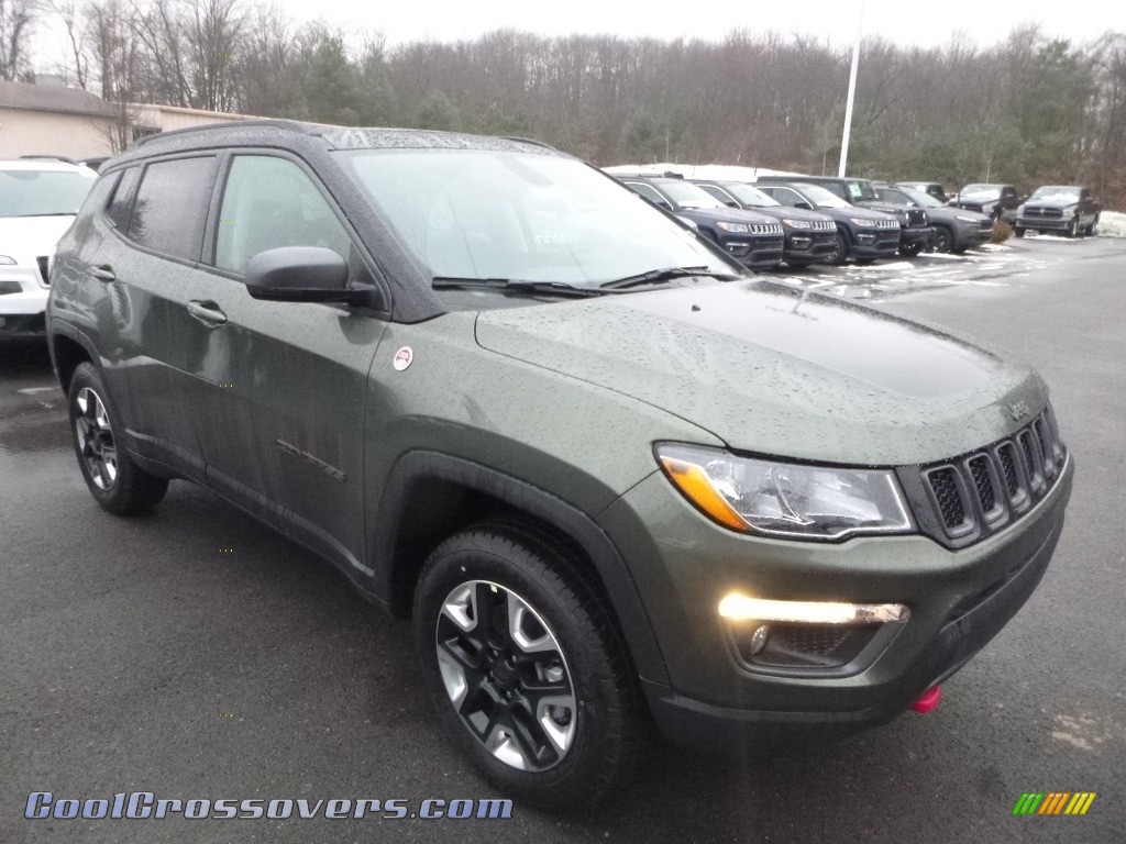 2018 Compass Trailhawk 4x4 - Olive Green Pearl / Black/Ruby Red photo #7
