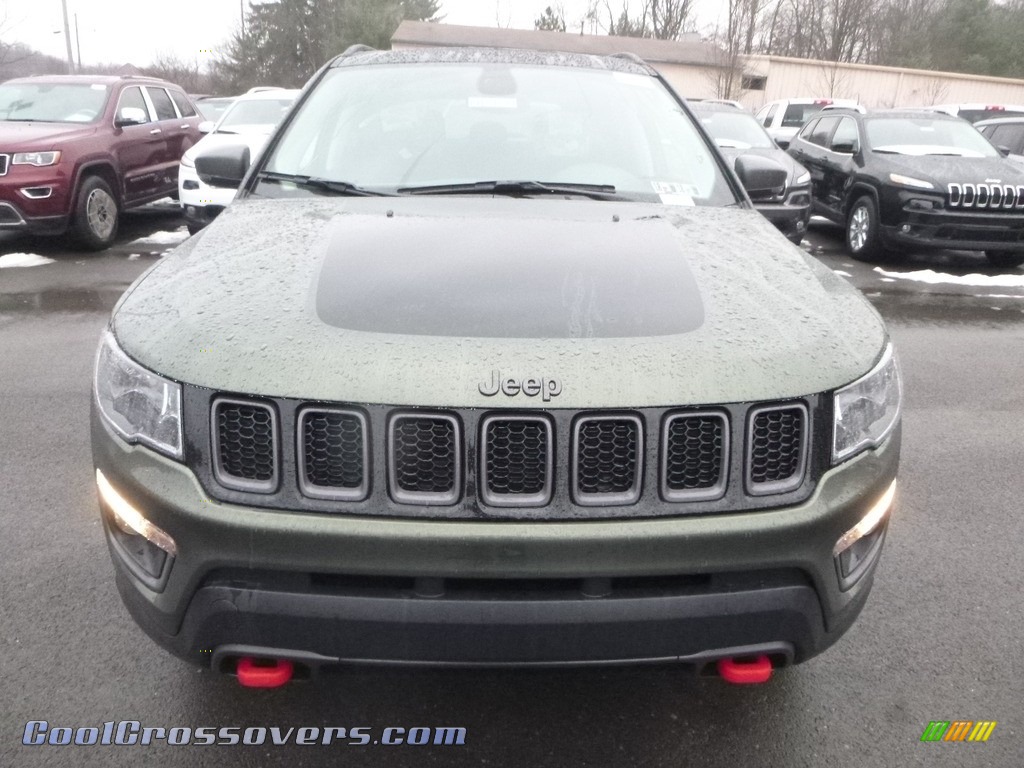 2018 Compass Trailhawk 4x4 - Olive Green Pearl / Black/Ruby Red photo #8