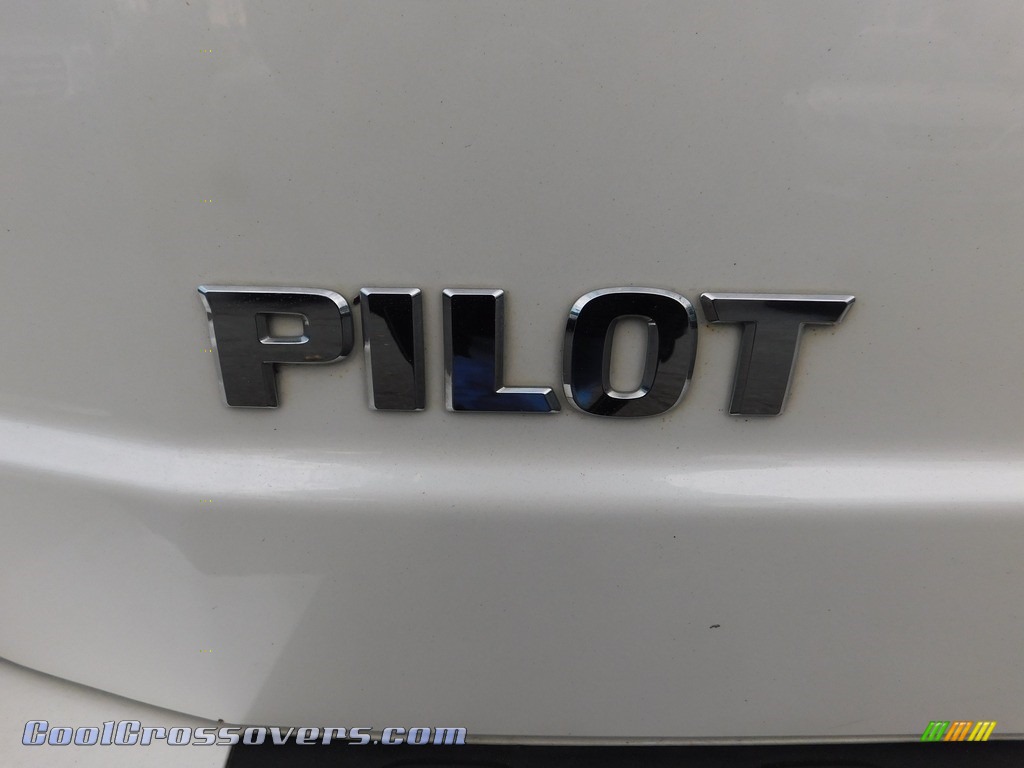 2012 Pilot Touring 4WD - White Diamond Pearl / Black photo #67