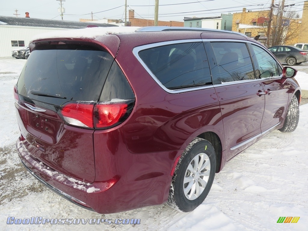 2018 Pacifica Touring L Plus - Velvet Red Pearl / Black/Alloy photo #11