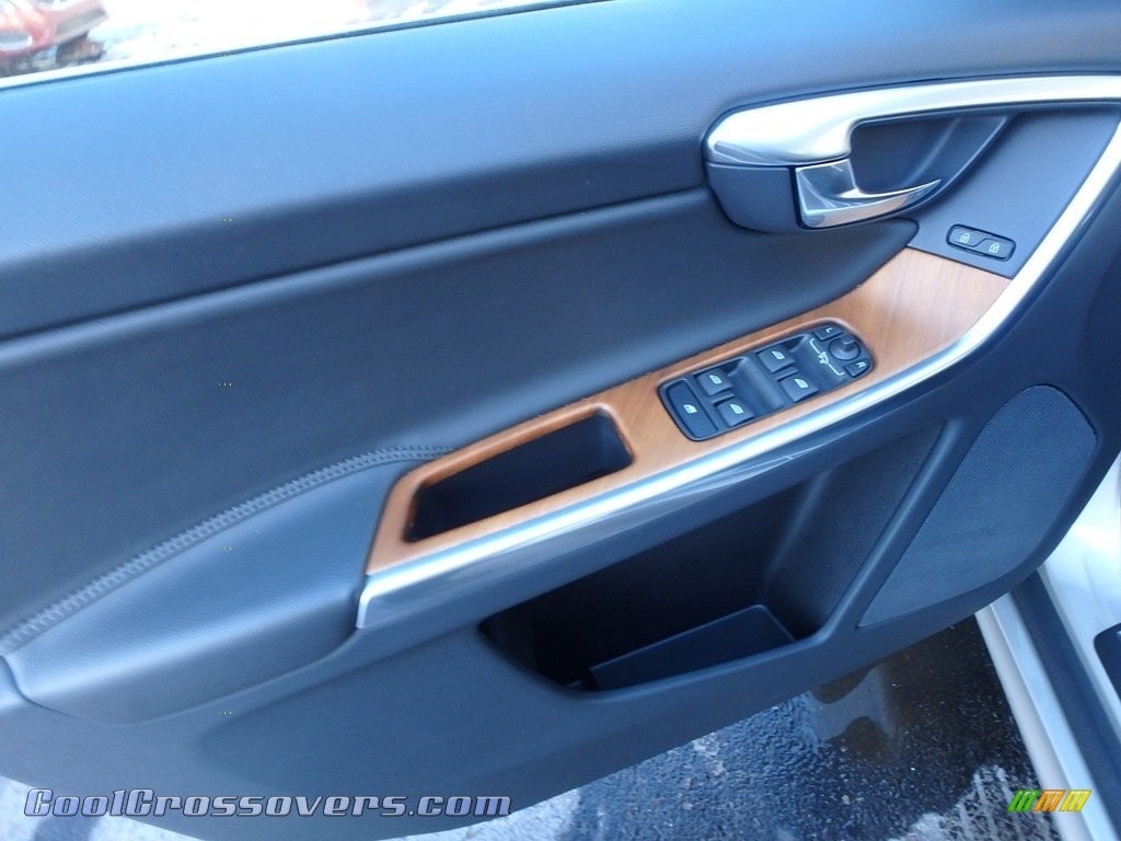 2017 XC60 T5 AWD Inscription - Luminous Sand Metallic / Off Black photo #18