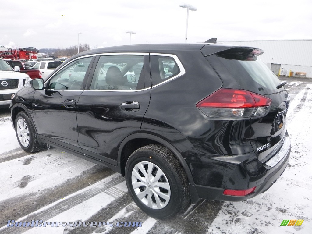 2018 Rogue S AWD - Magnetic Black / Charcoal photo #6