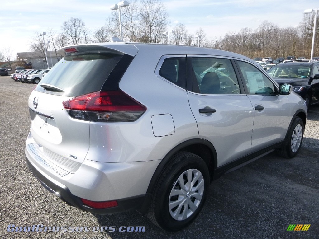 2018 Rogue S AWD - Brilliant Silver / Charcoal photo #5
