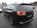 Chrysler Pacifica Limited Brilliant Black Crystal Pearl photo #3
