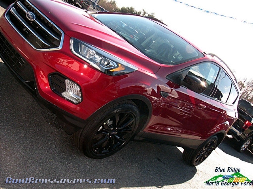 2018 Escape SE 4WD - Ruby Red / Charcoal Black photo #31