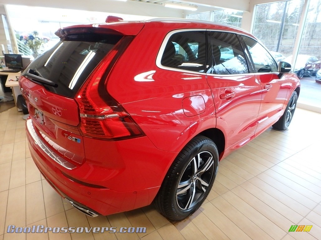 2018 XC60 T6 AWD R Design - Passion Red / Charcoal photo #2