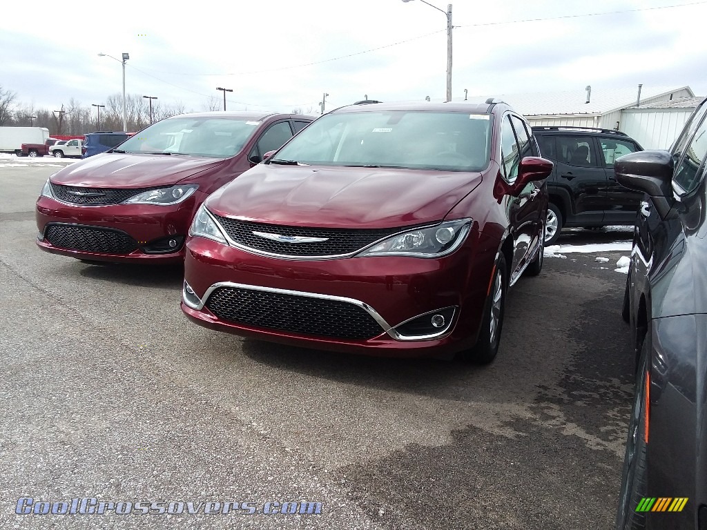 2018 Pacifica Touring L - Velvet Red Pearl / Black/Alloy photo #1