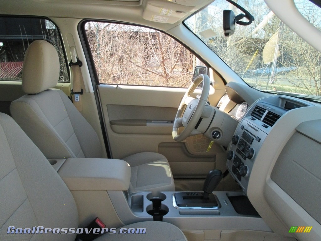 2011 Escape XLT V6 4WD - White Suede / Camel photo #17