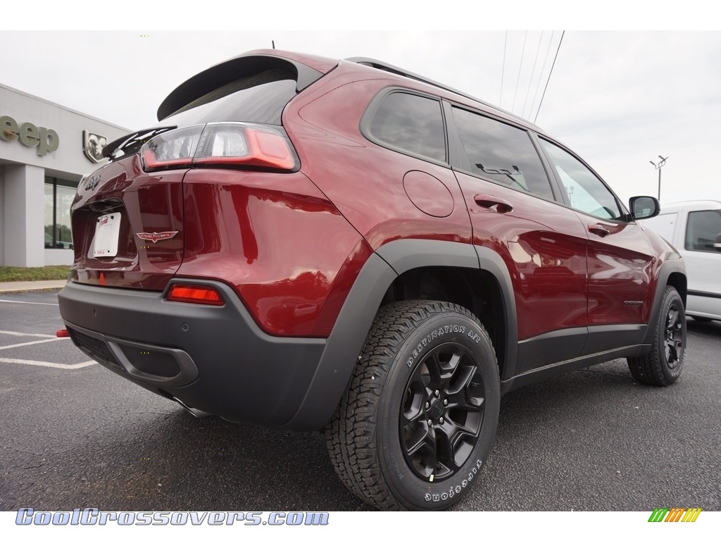 2019 Cherokee Trailhawk Elite 4x4 - Velvet Red Pearl / Black photo #13