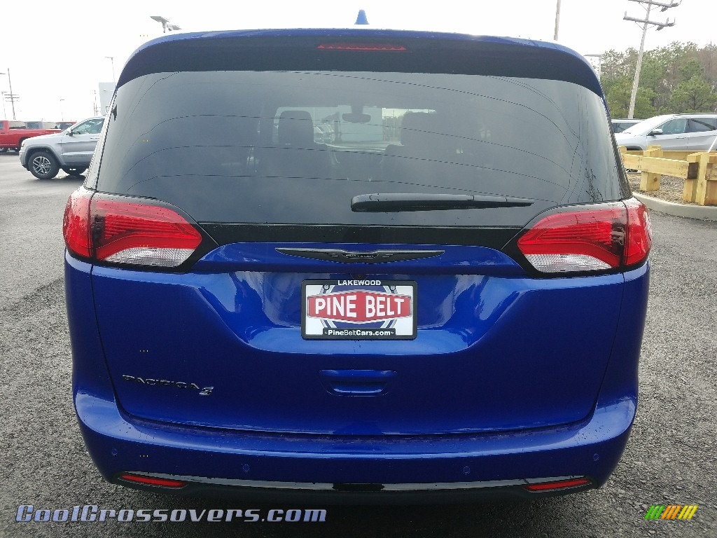 2018 Pacifica Touring L - Jazz Blue Pearl / Black/Alloy photo #5