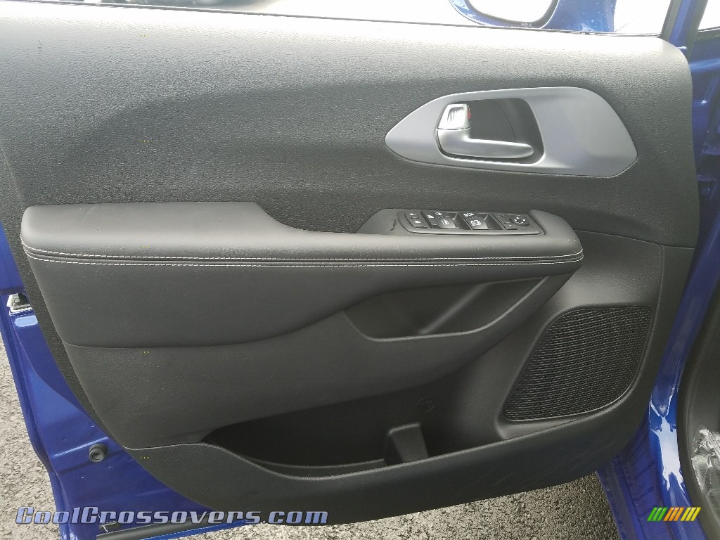 2018 Pacifica Touring L - Jazz Blue Pearl / Black/Alloy photo #6