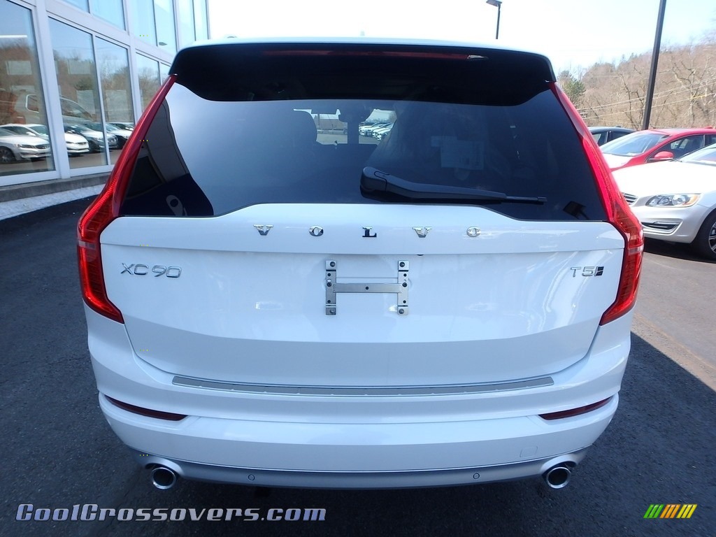 2018 XC90 T5 AWD Momentum - Crystal White Pearl Metallic / Charcoal photo #3 2018 XC90 T5 AWD Momentum - Crystal White Pearl Metallic / Charcoal photo #3