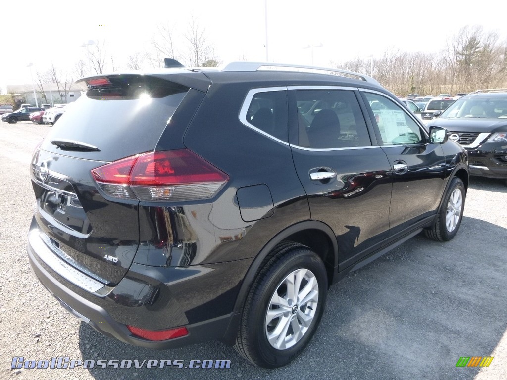 2018 Rogue S AWD - Magnetic Black / Charcoal photo #5