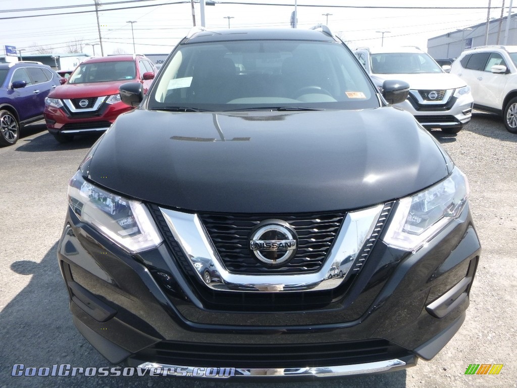 2018 Rogue S AWD - Magnetic Black / Charcoal photo #7