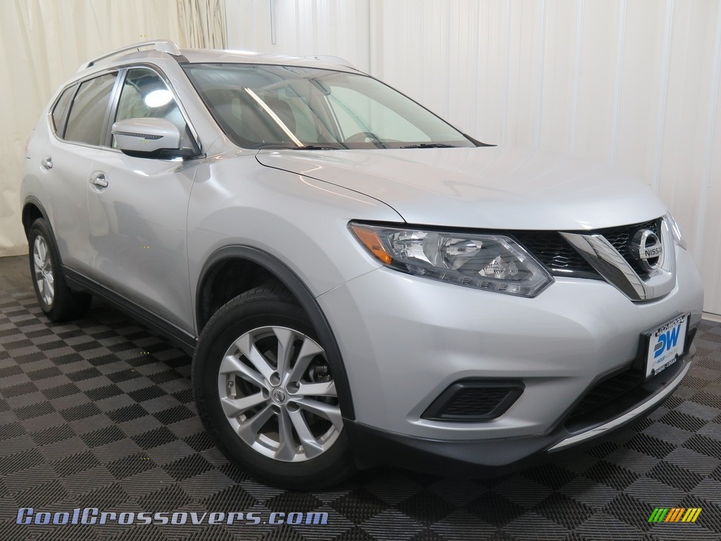 2016 Rogue SV AWD - Brilliant Silver / Charcoal photo #4