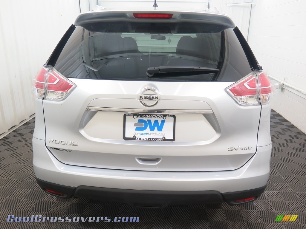 2016 Rogue SV AWD - Brilliant Silver / Charcoal photo #10