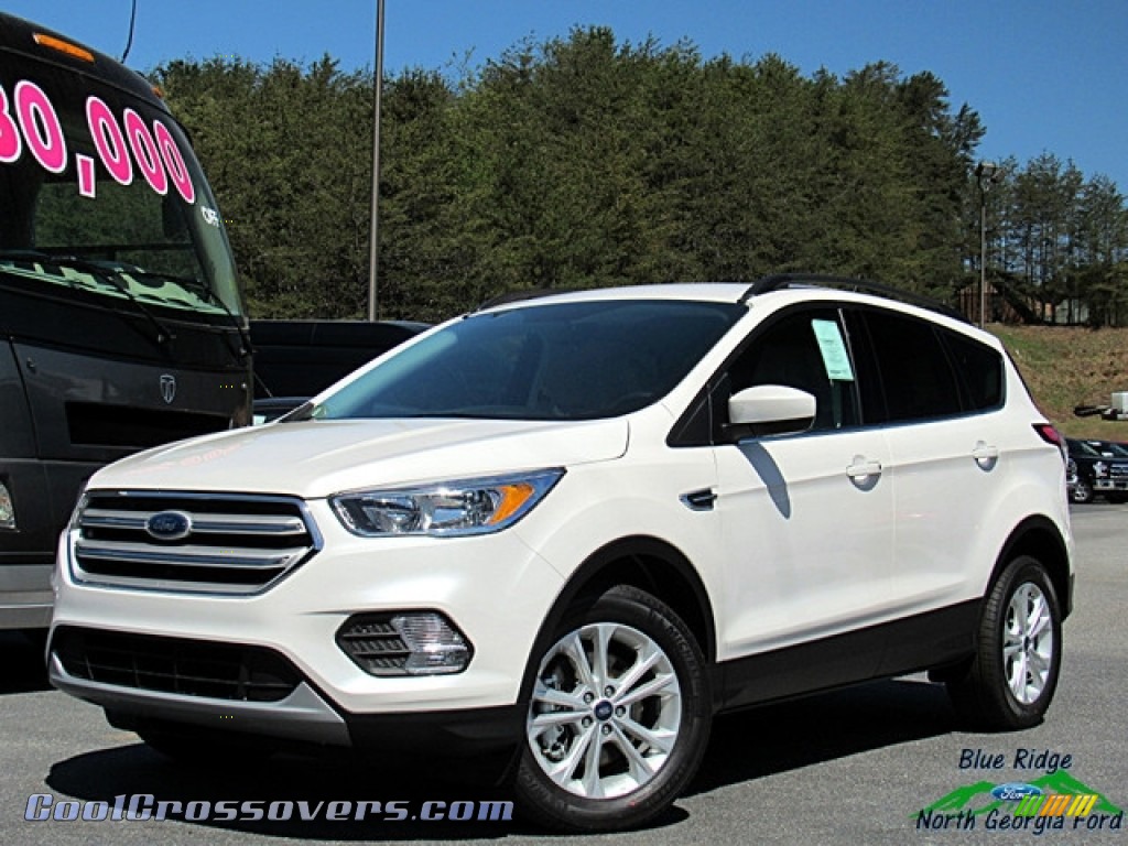 White Platinum / Medium Light Stone Ford Escape SE 4WD