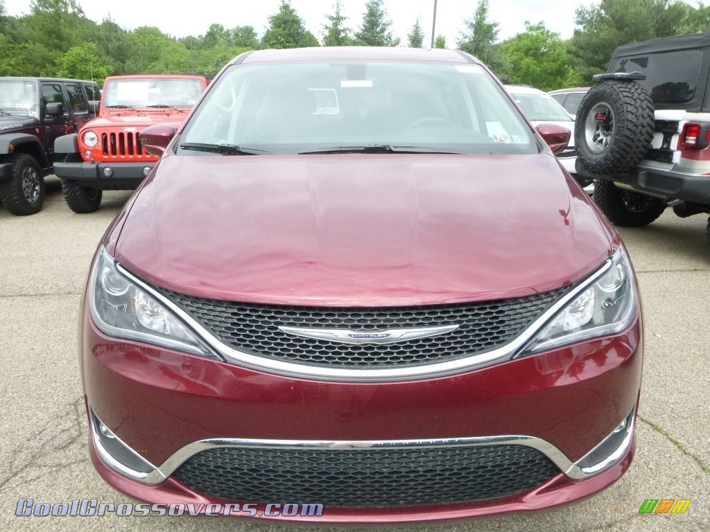 2018 Pacifica Touring Plus - Velvet Red Pearl / Black/Alloy photo #7