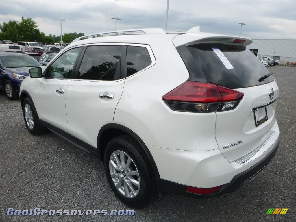 2018 Rogue SV AWD - Pearl White / Charcoal photo #6