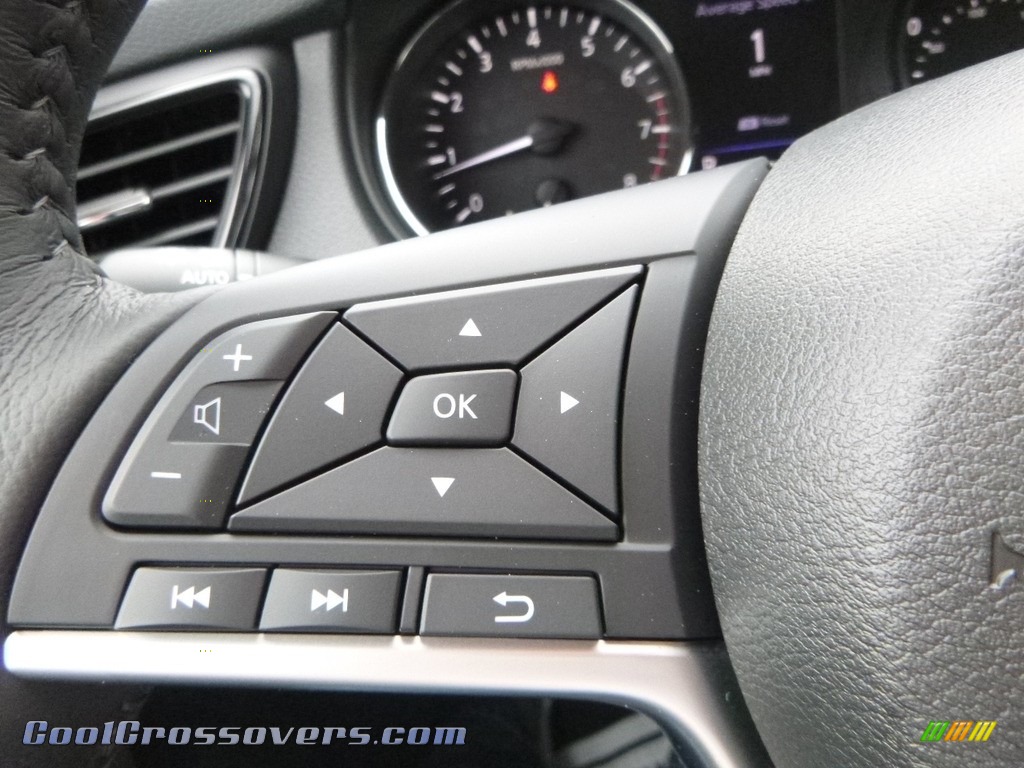 2018 Rogue SV AWD - Pearl White / Charcoal photo #19