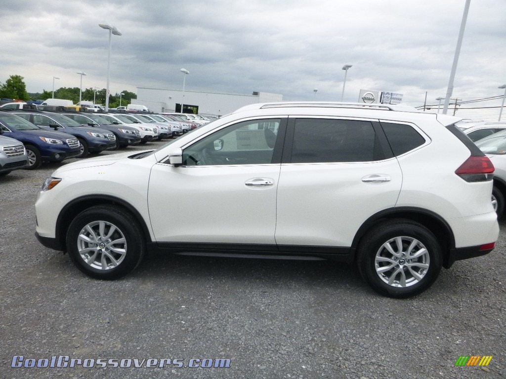 2018 Rogue SV AWD - Pearl White / Charcoal photo #7
